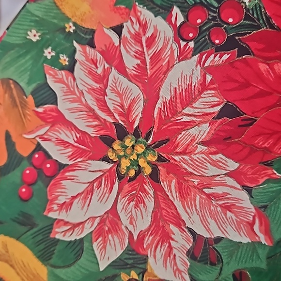 Holiday Classic Green Red Cotton Tablecloth 56x60 - Picture 3 of 7